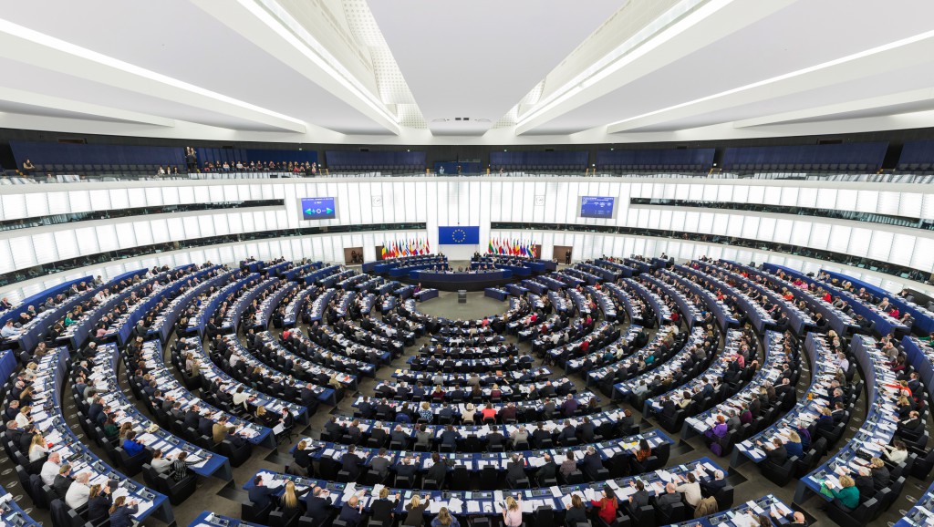 European_Parliament_Strasbourg_Hemicycle_-_Diliff-1024x578